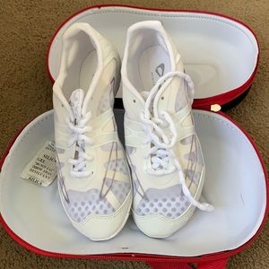 Nfinity cheer shoes